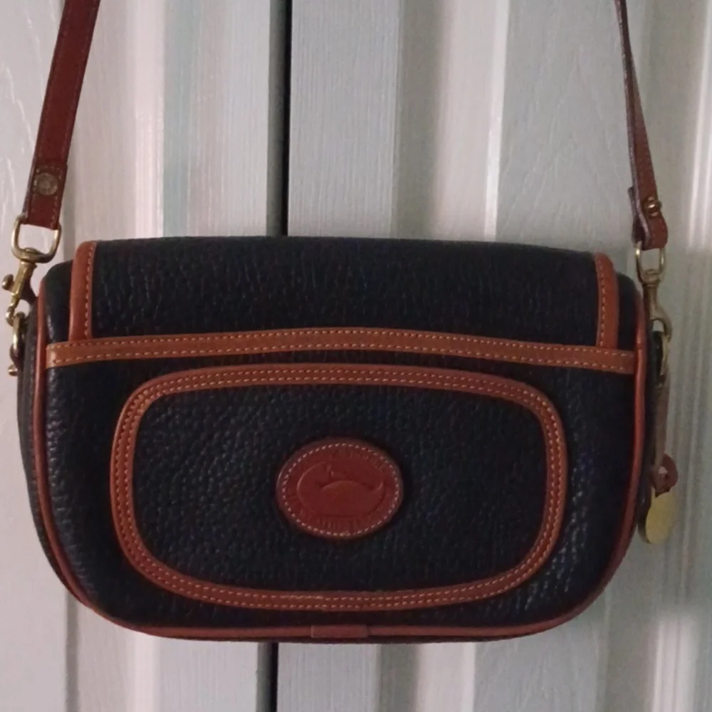 Dooney & Bourke Pebbled Leather Black/ Brown Leather Crossbody - Picture 2 of 11